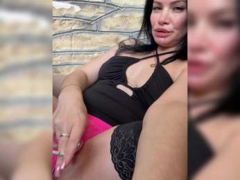 _Ylia_ webcam model stream image