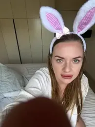 ElenaRebelle webcam model stream image