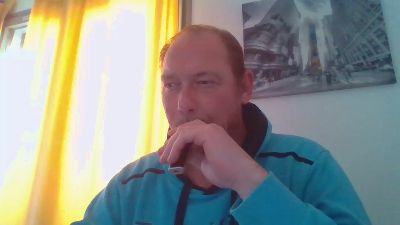 gentleman235 webcam model stream image