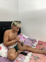 MaxyRyan webcam model stream image