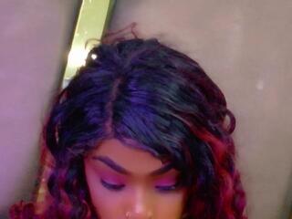 Tianah Glow webcam model stream image