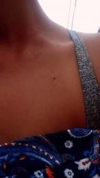 honesexy webcam model stream image