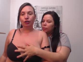 hidden_tinna webcam model stream image
