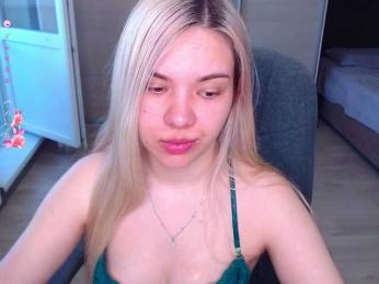 Lana--Nova webcam model stream image