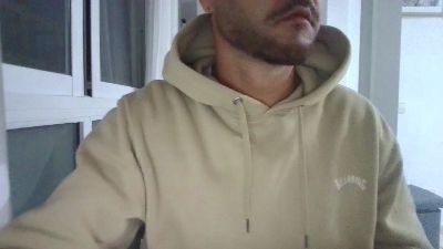 Surfer_30 webcam cam4 model stream image