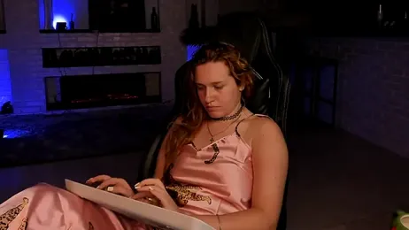 LisaElfy webcam model stream image