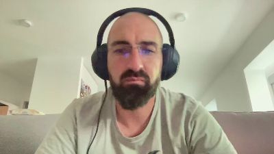 v1c70r1985 webcam cam4 model stream image