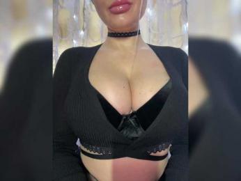 Hugme10times webcam model stream image