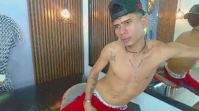 SkinnycuteAlyer webcam model stream image