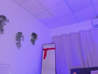 Diva Madisson webcam model stream image