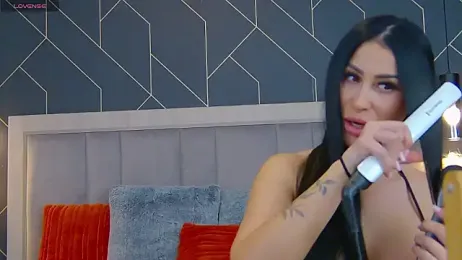 EmyLaveau webcam model stream image