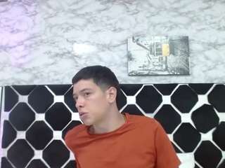 domiinate webcam model stream image