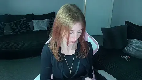 Red_firesquirt webcam stripchat model stream image