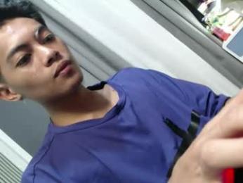 familystroke_twinny8 webcam model stream image