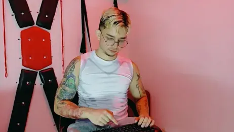 AliceandMax webcam model stream image