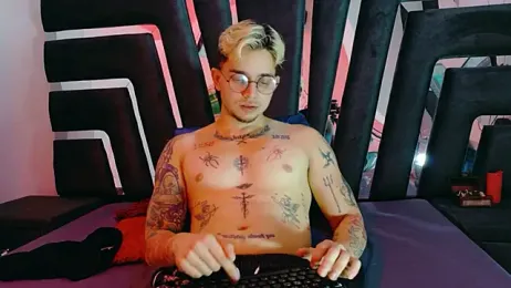 AliceandMax webcam model stream image