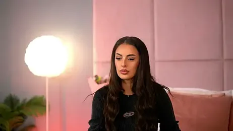 AlmaLuv webcam model stream image