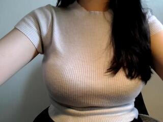 Emilia Young webcam model stream image