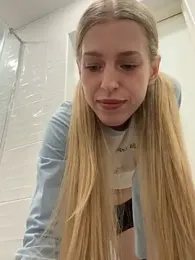 kira_mia webcam model stream image