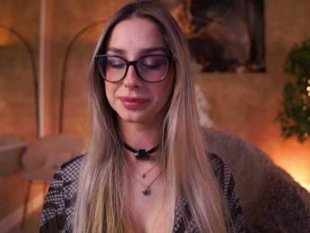 MaddieBryggs webcam bongacams model stream image