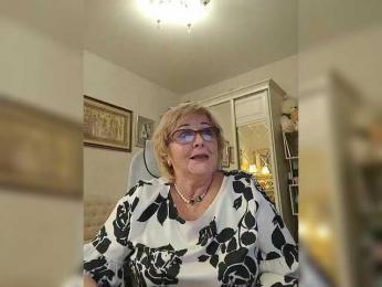 KarinkaSweet webcam bongacams model stream image