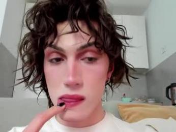 wow_lover webcam model stream image