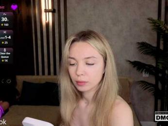 Hollywww webcam model stream image