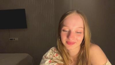 AshleaGiardini webcam cam4 model stream image