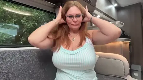 BustySwingingSlut webcam model stream image