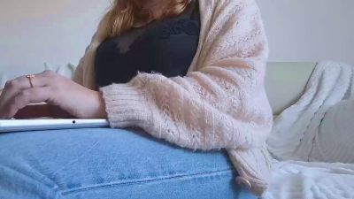 Girlluna webcam model stream image