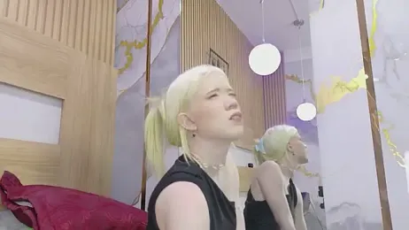 Elif_blond webcam model stream image