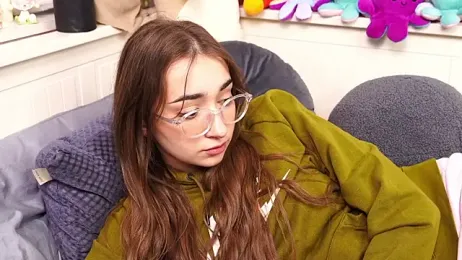 PollyBeev webcam model stream image