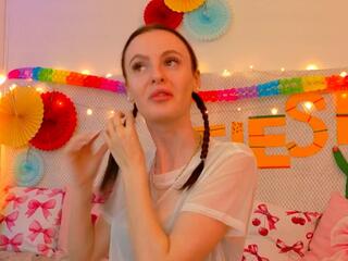 Larissa Lemond webcam model stream image