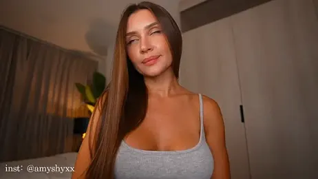 AmyLuxe webcam stripchat model stream image