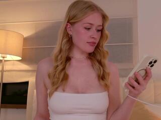 Juliajae webcam model stream image