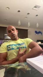 Beachmusclefit webcam model stream image