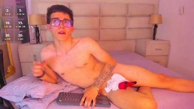 TylerCross_ webcam model stream image
