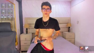 TylerCross_ webcam model stream image