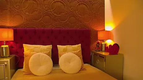 IrisMonn webcam model stream image