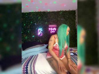 SarenaSoThick webcam model stream image