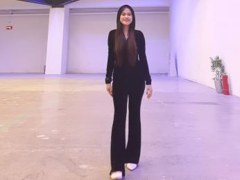 KallyVillar webcam model stream image