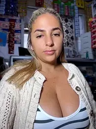 sammyqueenx21 webcam stripchat model stream image