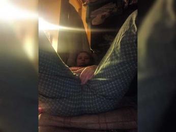 Frummi webcam model stream image