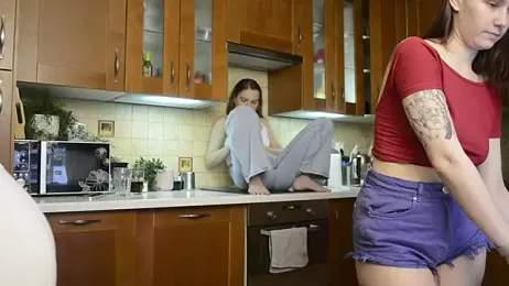 HotCaramellsTV webcam model stream image