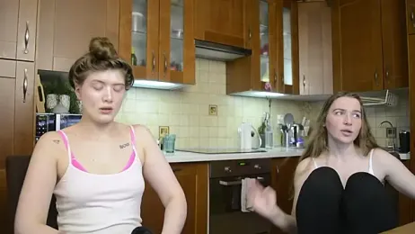 HotCaramellsTV webcam model stream image