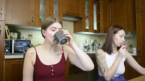 HotCaramellsTV webcam model stream image