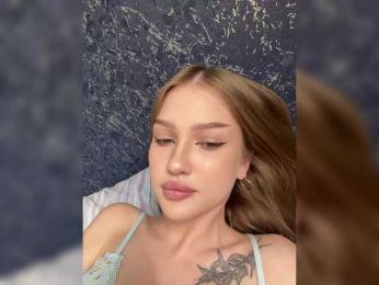 AriWafe webcam model stream image