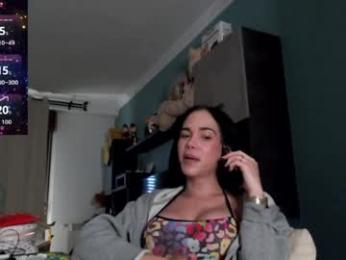 luara_ webcam model stream image