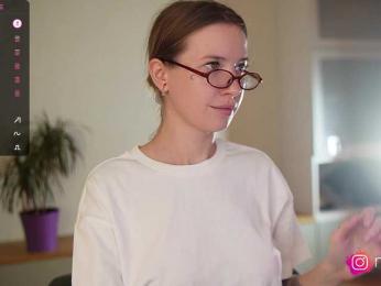 mel-collins webcam model stream image