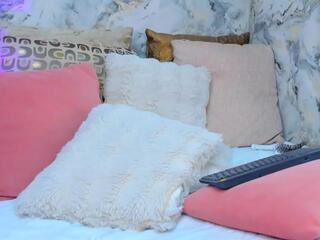 Mia Sinner webcam model stream image